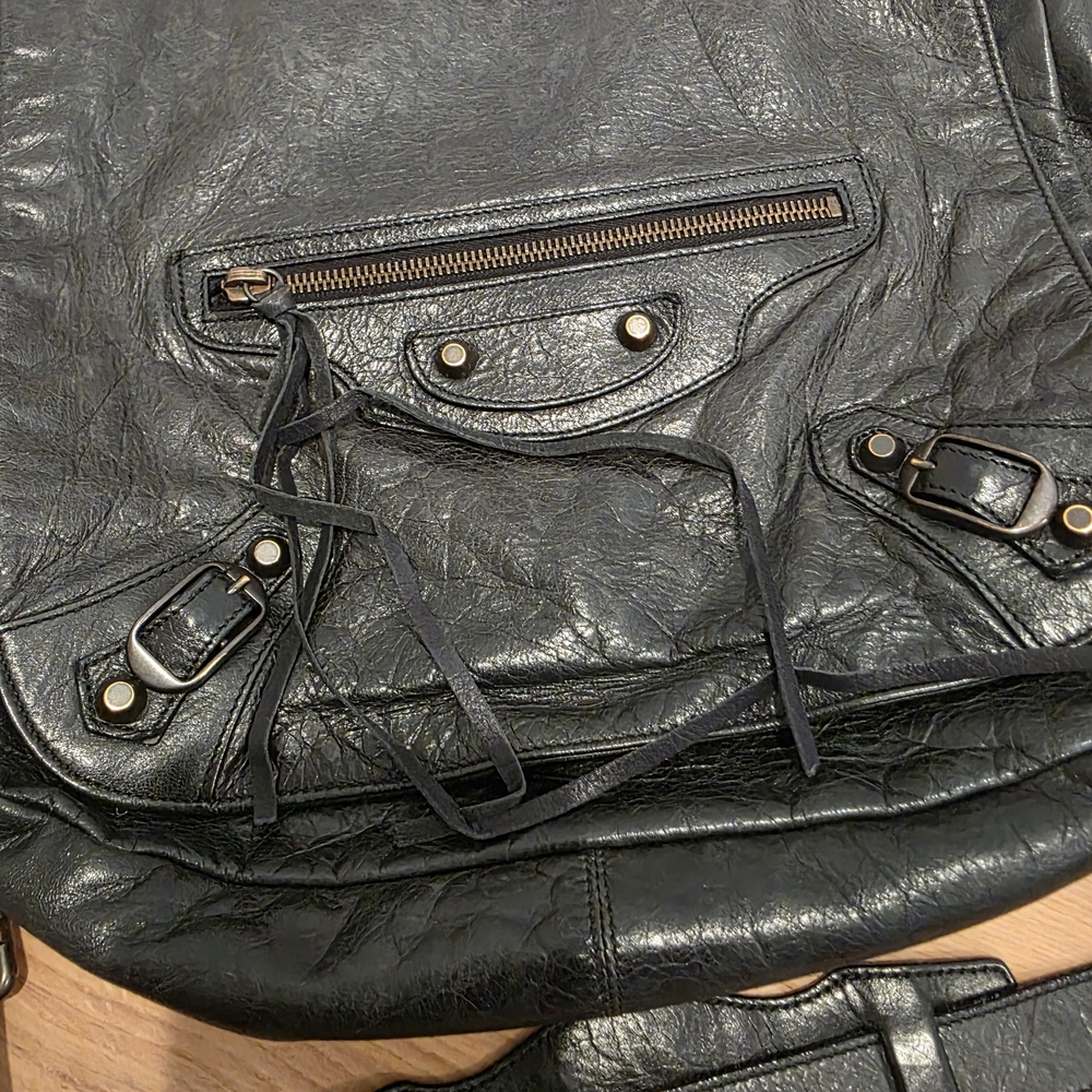 Balenciaga Black Leather Women's Bag - Picture 6 of 11